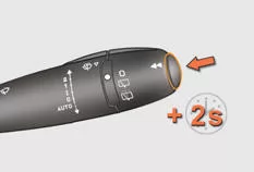 • Drücken Sie die Taste länger als zwei Sekunden, um Strecke, Durchschnittsverbrauch